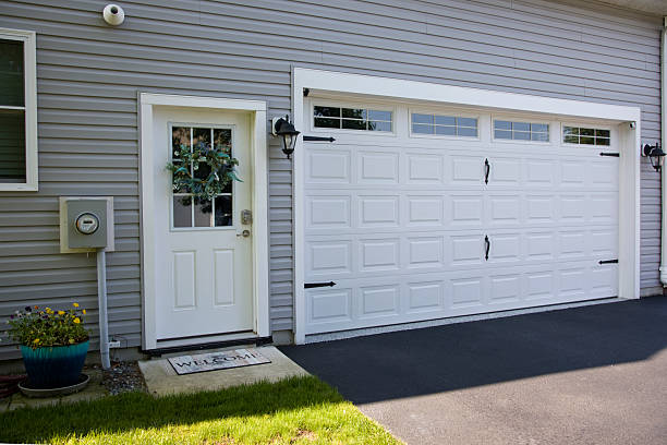 24/7 Emergency Garage Door Panel Replacement experts in Montara, CA